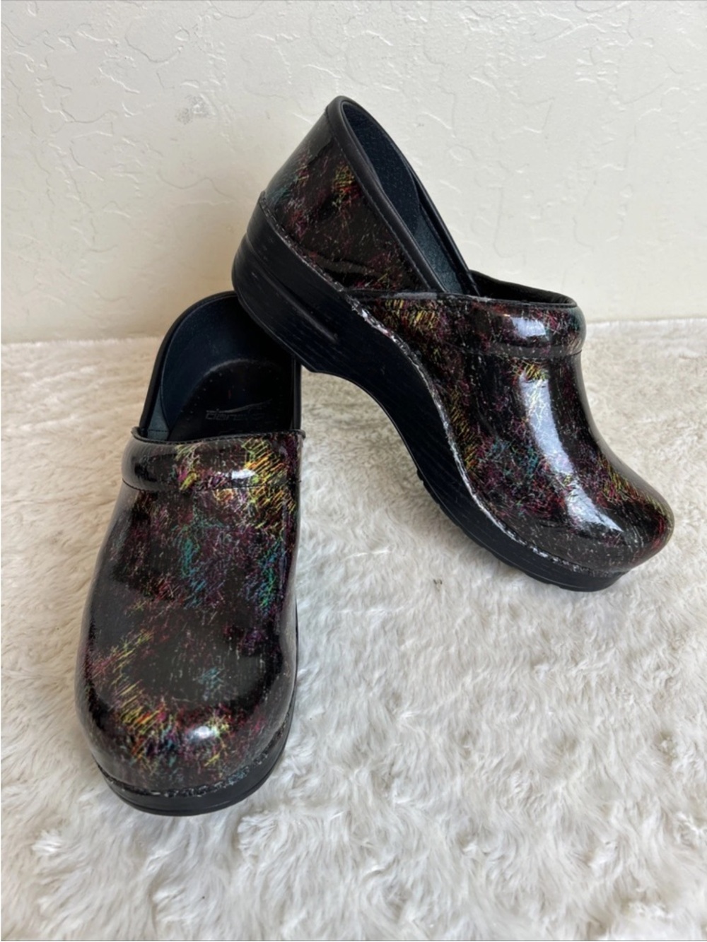 Dansko Women Clogs Size 39 US 8.5 Multicolor Patent Leather Marble Scribble